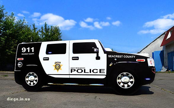 іжко-машина Поліцейський Джип виконана у вигляді поліцейського автомобіля